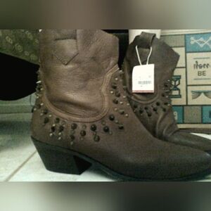 Mistake At$3 BNWT ZARA ANKLE BOOTS COPPER STUDS (MED BROWN) LEATHER 9 MADE SPAIN